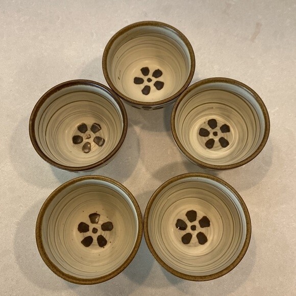 Traditional Ceremonial 9 Pc Tea Set by Yeoju Icheon. - Picture 11 of 15